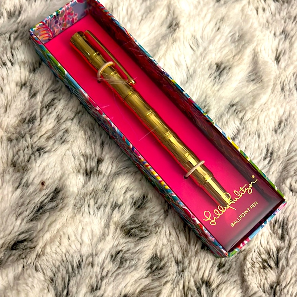 Lilly Pulitzer Black in Gold Toned Pen